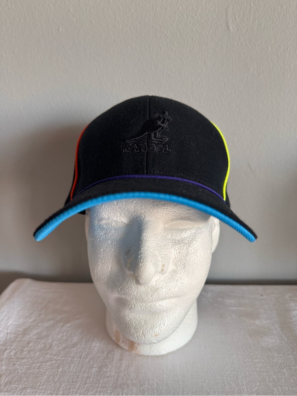 KANGOL Wool Flexfit w/Neon Piping